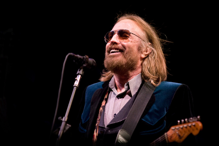 Muzicianul Tom Petty a încetat din viaţă la vârsta de 66 de ani, anunţă familia. Reacţii ale artiştilor - Bob Dylan: Plin de lumină, nu-l voi uita niciodată