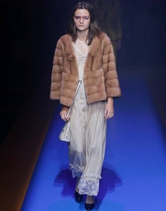Casa de modă Gucci a anunţat că nu va mai folosi blănuri în colecţiile sale începând de anul viitor