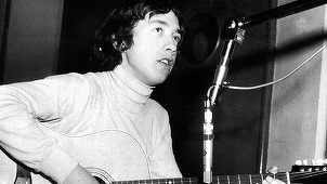 Muzicianul George Young, fratele mai mare al lui Angus şi Malcom de la AC/DC, a murit la vârsta de 70 de ani