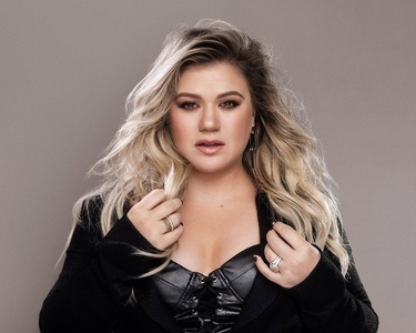 Kelly Clarkson a dezvăluit că a vrut ”să se sinucidă” atunci când era foarte slabă