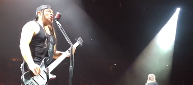 Metallica şi-a acompaniat fanii pe melodia „Don't Look Back in Anger”, la Manchester Arena