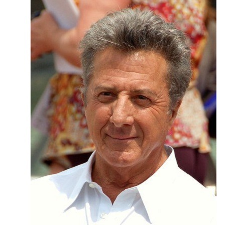 Dustin Hoffman, acuzat de hărţuire sexuală de o femeie care a lucrat pe platourile de filmare pentru ”Death of a Salesman”. Actorul îi cere scuze