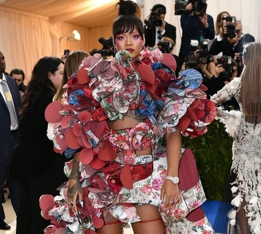 Rihanna, Amal Clooney, Donatella Versace şi Anna Wintour vor fi gazdele evenimentului Met Gala 2018