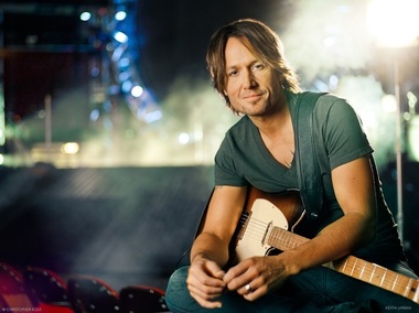 Country Music Association Awards: Keith Urban şi Taylor Swift, printre câştigătorii galei cu accente politice