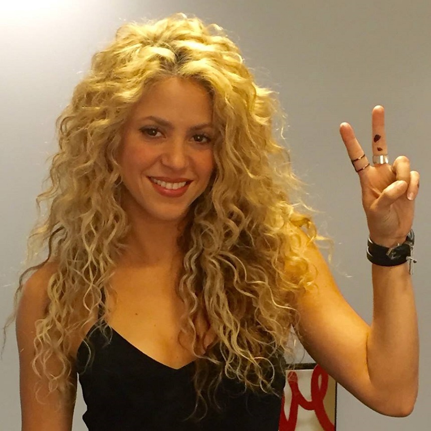 Shakira a amânat patru concerte din turneul ei mondial, din cauza unor probleme la corzile vocale