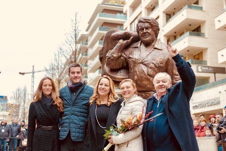 O statuie a actorului Bud Spencer a fost inaugurată la Budapesta