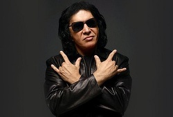 Gene Simmons, liderul trupei Kiss, a primit interdicţie pe viaţă din partea Fox News