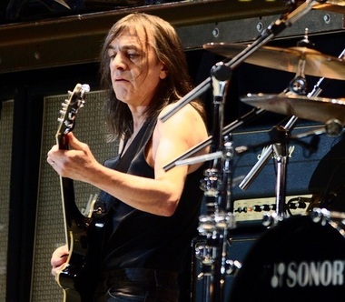 Eddie Van Halen şi Ozzy Osbourne, între artiştii care i-au adus un omagiu lui Malcolm Young