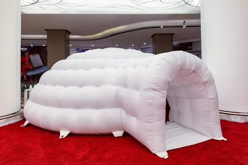 Un cinematograf sub formă de iglu a fost amenajat în "Satul lui Moş Crăciun" de la Bucureşti Mall Vitan