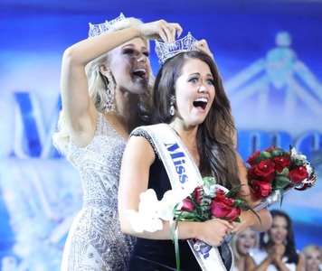 Miss America Organization a votat suspendarea lui Sam Haskell, după ce CEO-ul a făcut numeroase comentarii vulgare la adresa concurentelor