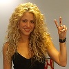 Shakira amână turneul mondial pentru a-şi îngriji corzile vocale