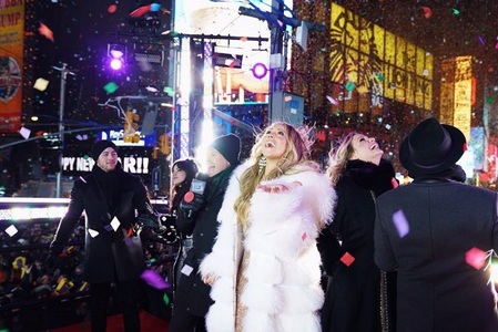 Mariah Carey s-a revanşat la petrecerea de Revelion din Times Square, după prestaţia dezastruoasă de anul trecut - VIDEO