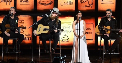 Victimele atacului armat din Las Vegas, omagiate la gala Grammy de artişti care au cântat la acel festival  