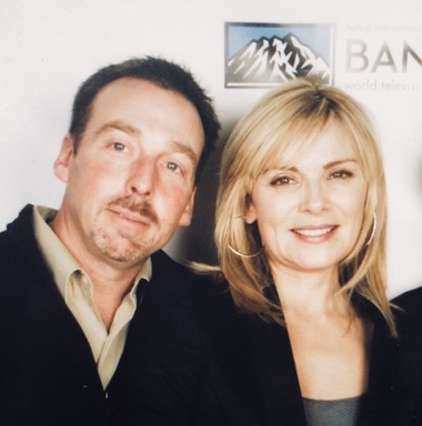 Actriţa Kim Cattrall a anunţat moartea fratelui ei, după ce semnalase dispariţia acestuia