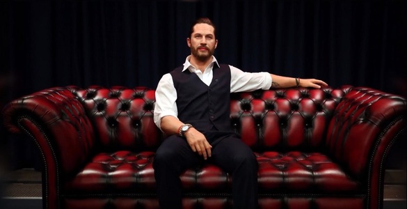 O statuie din ceară dedicată actorului Tom Hardy, cu o inimă care bate, prezentată de Muzeul Madame Tussauds din Londra