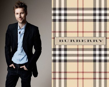 London Fashion Week: Christopher Bailey va prezenta sâmbătă ultima colecţie în calitate de designer al casei Burberry