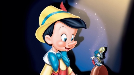 Cineastul Paul King, cunoscut pentru peliculele „Paddington”, va regiza primul live-action „Pinocchio” al Disney