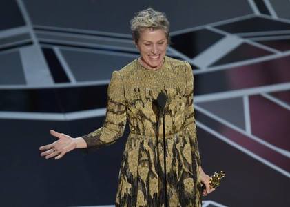 Bărbatul care a luat trofeul Oscar al actriţei Frances McDormand neagă că l-ar fi furat