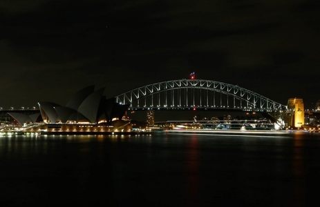 „Ora Pământului” a fost marcată la Sydney, prin stingerea luminilor la Operă şi Harbour Bridge