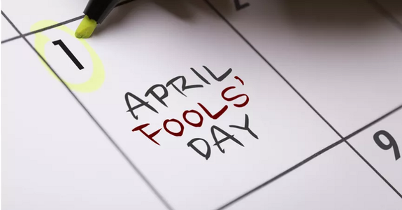 1 Aprilie, Ziua păcălelilor - De la festivalul Hilaria din Antichitate la glume elaborate din epoca modernă