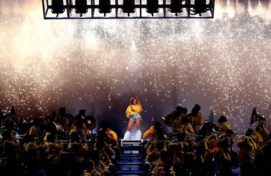 Beyoncé a anunţat că va oferi studenţilor de culoare burse în valoare de 100.000 de dolari