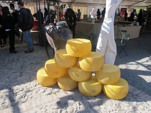Parmigiano Reggiano: Record de producţie şi la export