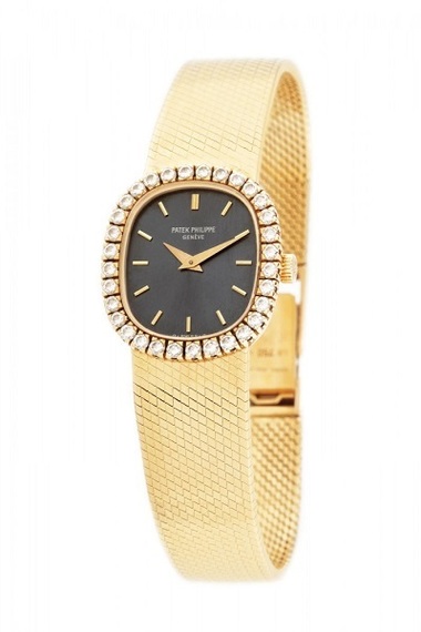 Un ceas Patek Philippe de damă a fost adjudecat la Artmark contra 9.000 de euro