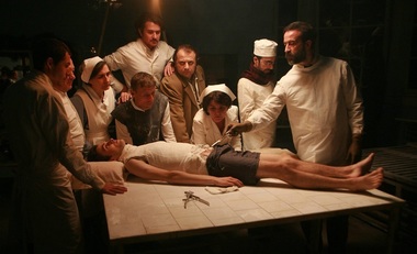 Filmul „Inimi cicatrizate”, de Radu Jude, disponibil pe DVD în ediţie premium