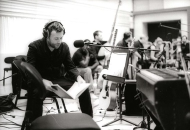 Damon Albarn ar fi iscat panică după ce ar fi uitat o copie a următorului album al trupei Gorillaz într-un taxi