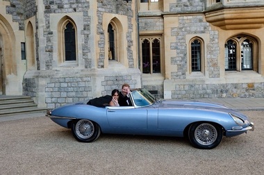 Elton John a cântat la recepţia dată de regina Elizabeth II. Markle, într-o rochie Stella McCartney la petrecerea organizată de prinţul Charles