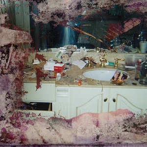 Kanye West a plătit 85.000 de dolari pentru a folosi pe noul album al lui Pusha T o fotografie făcută în baia lui Whitney Houston