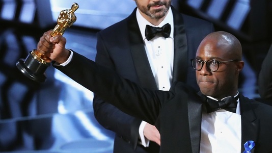 Barry Jenkins, premiat cu Oscar pentru „Moonlight”, va regiza un serial pentru Amazon