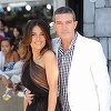 Salma Hayek nu a vorbit despre abuzurile lui Weinstein pentru a-l proteja pe Antonio Banderas