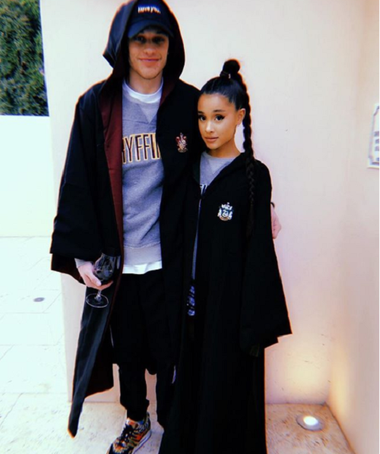 Cântăreaţa Ariana Grande şi actorul Pete Davidson s-au logodit după câteva săptămâni de relaţie

