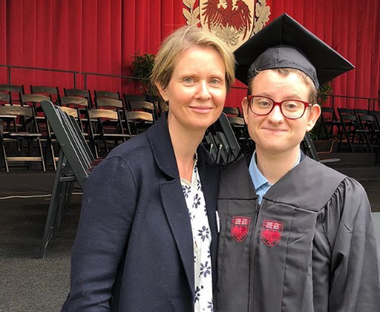 Actriţa Cynthia Nixon, candidată la funcţia de guvernator al statului New York, a dezvăluit că fiul ei este transsexual