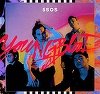 Trupa 5SOS a debutat pe primul loc în Billboard 200, devansând noile albume Jay Z & Beyoncé, Nas şi Christina Aguilera