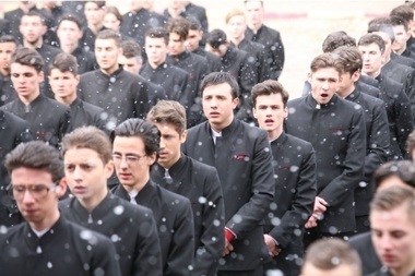 "Un pas în urma serafimilor", în regia lui Daniel Sandu, proiectat la Cinemateca Românească din Londra