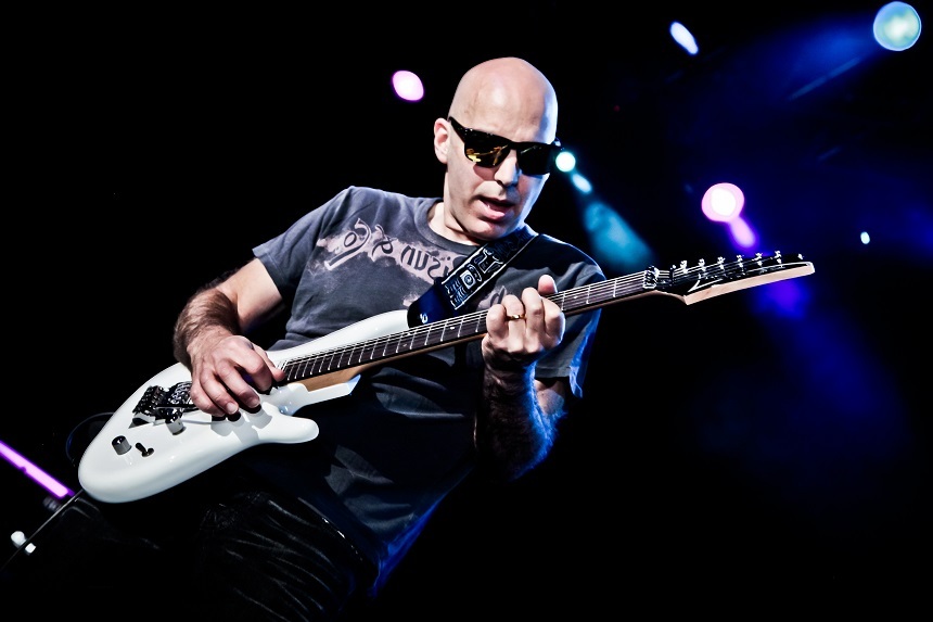 Concertul pe care Joe Satriani îl va susţine la Bucureşti pe 25 iulie va începe la ora 21.00