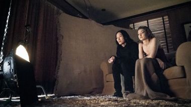 Calendarul Pirelli 2019, un nou concept - Gigi Hadid, femeie de afaceri, şi Laetitia Casta, pictoriţă