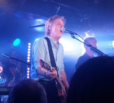 Paul McCartney a cântat la Cavern, după aproximativ 60 de ani de când The Beatles a debutat în clubul din Liverpool