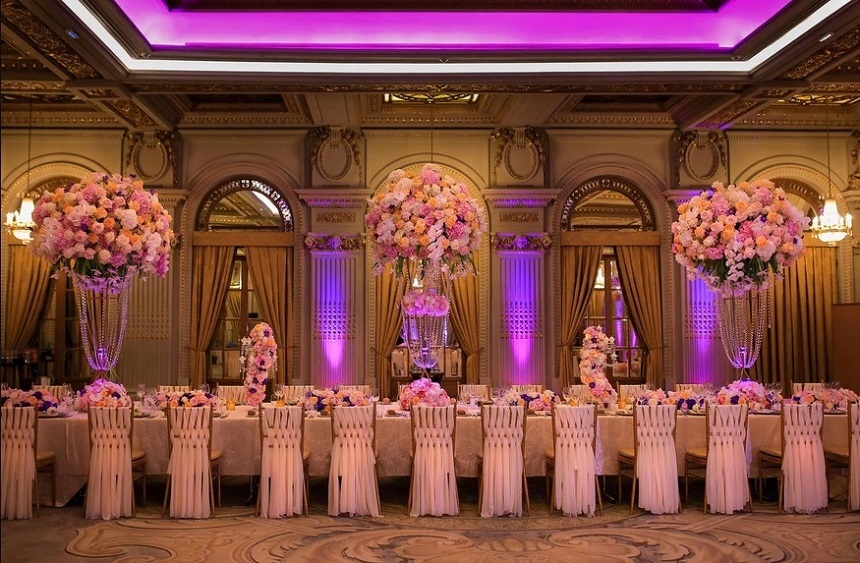 Royal Wedding Design - Replica în mărime naturală a buchetului de mireasă al lui Meghan Markle, în expoziţia florală de la Athénée Palace Hilton