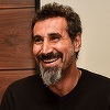 Serj Tankian, solistul trupei System of a Down, solidar cu protestele de la Bucureşti: Nu există putere în lume care să frângă voinţa oamenilor