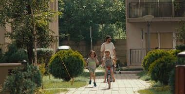 „Nu mă atinge-mă” şi „Pororoca”, selectate pentru o nominalizare la premiile Academiei Europene de Film
