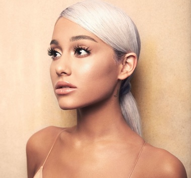 „Sweetener”, al treilea album al Arianei Grande care ajunge pe primul loc în Billboard 200

