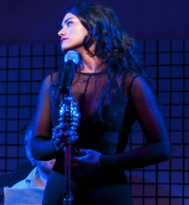 Actriţa Aylin Cadîr şi trupa The Lucky Charms susţin concertul "Pe boltă când apare luna!", pe acoperişul TNB