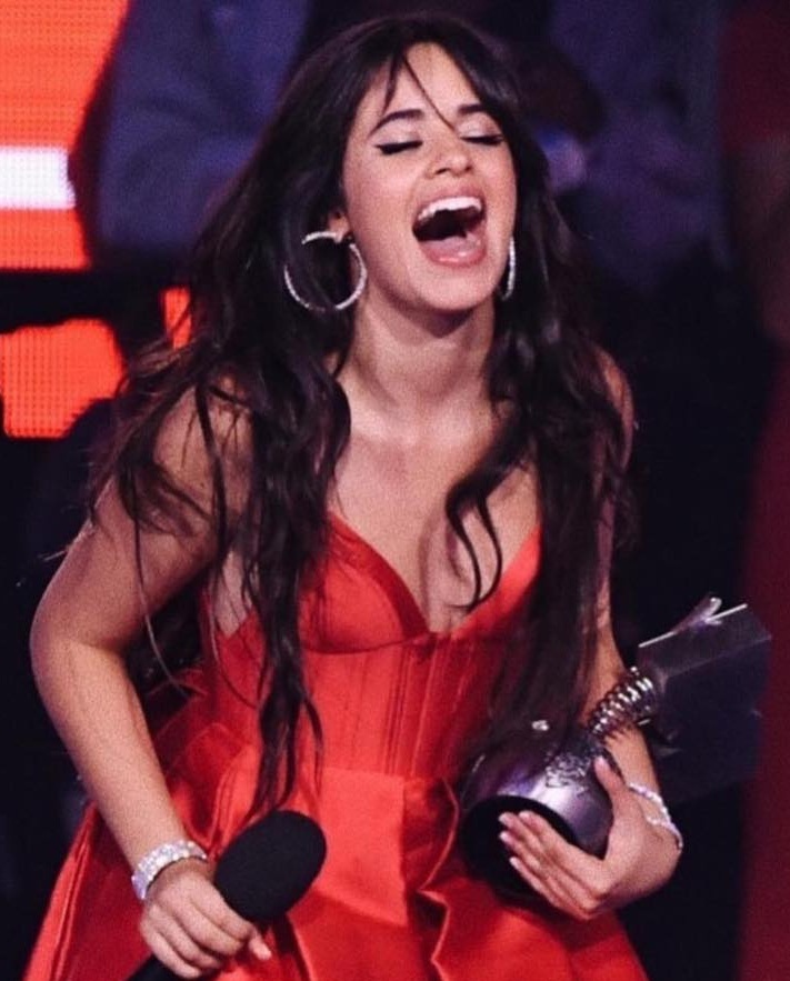 Cântăreaţa americană Camila Cabello, marea câştigătoare a MTV Europe Music Awards (EMA)