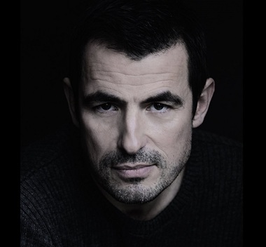 Danezul Claes Bang va fi Dracula într-o producţie BBC One şi Netflix