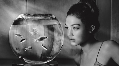 Calendarul Pirelli "Dreaming", cu 40 de fotografii inspirate de arta filmului, a fost prezentat la Milano - FOTO