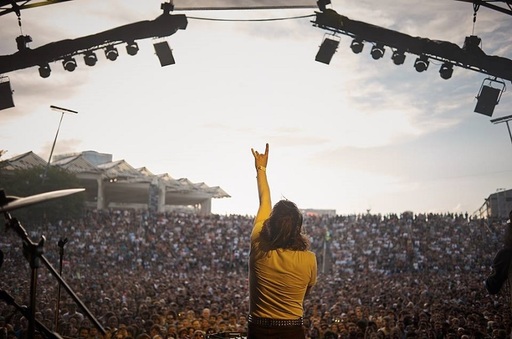 Primavera Sound, primul festival muzical major al cărui lineup este împărţit egal între artişti bărbaţi şi femei - VIDEO