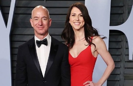 Jeff Bezos, cel mai bogat om din lume, divorţează după 25 de ani de căsnicie